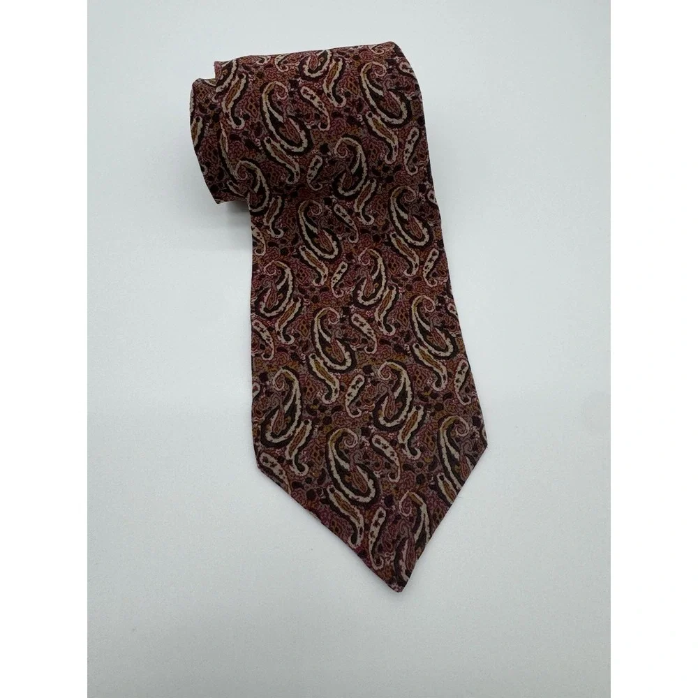 Giorgio Armani Cravatte Silk Tie Red Paisley Pattern Made in Italy Designer Tie